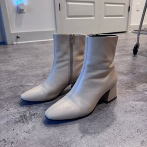 Vagabond Cream Heeled Boots